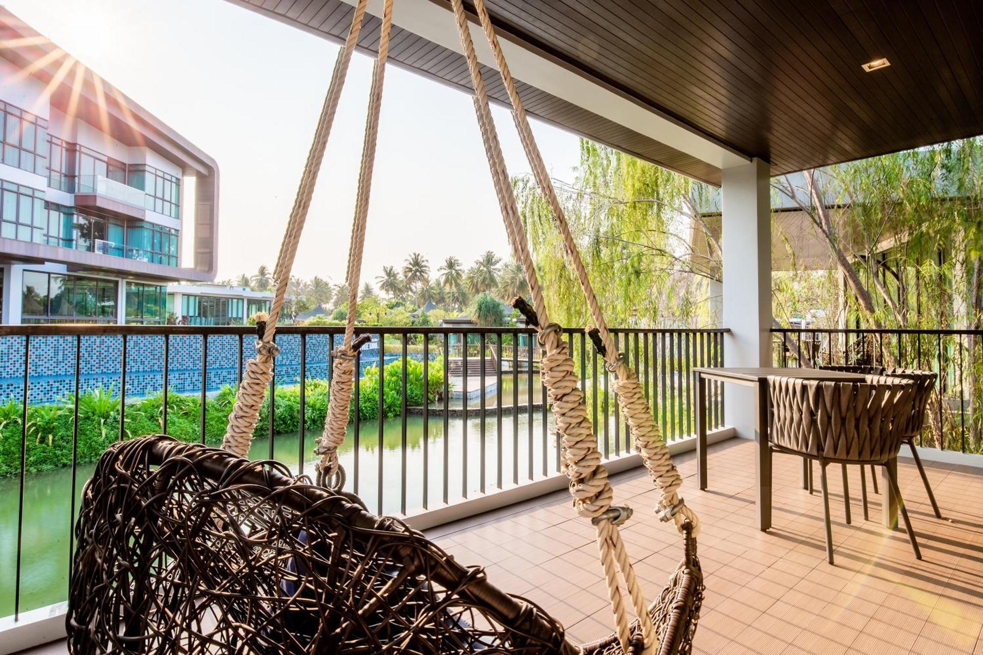 Na Tree Tara Riverside Resort Amphawa Damnoensaduak Szoba fotó